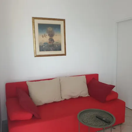 Apartment Lav *